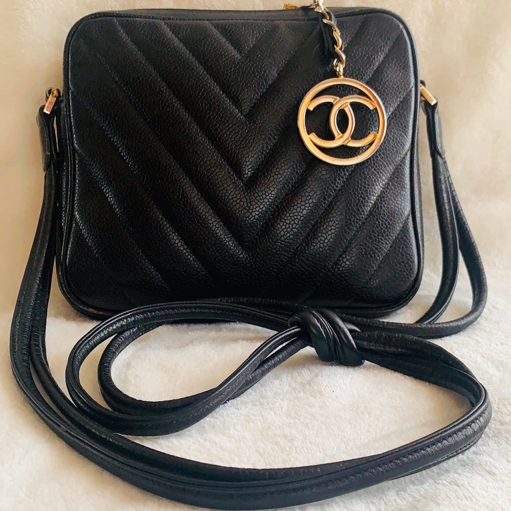CHANEL Caviar Chevron Vertical Gold CC Charm Shoulder Bag